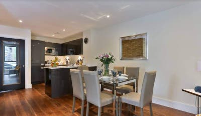 💎 2 Rooms Available | En-Suite & Double | E16 Main Photo