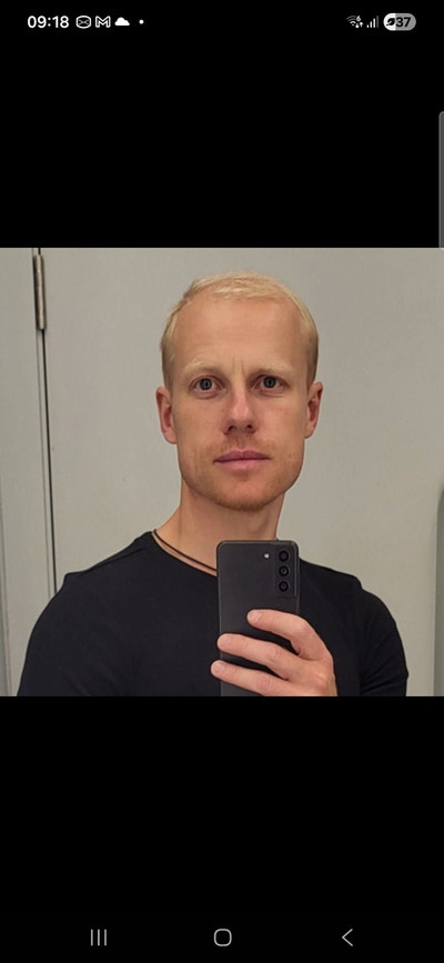 Professional Male seeks a en suit room Main Photo