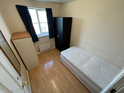 Single Room near Woolwich SE28 -All Bills Included Main Photo