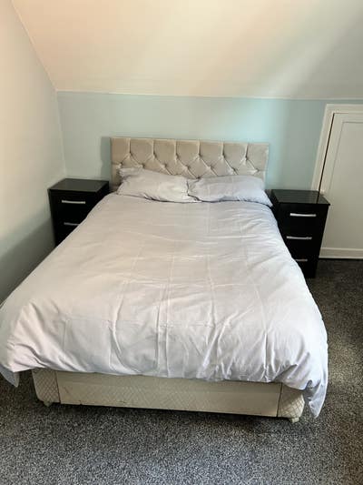 Freshly painted double furnished, room Main Photo