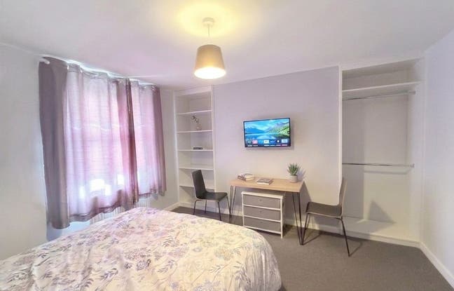 Spacious Double Room to let in Bridgwater Main Photo