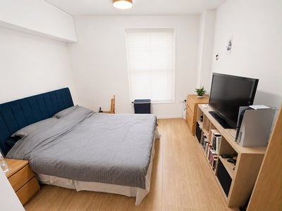 Spacious Double Room Available in Brixton- SW9 8EP Main Photo