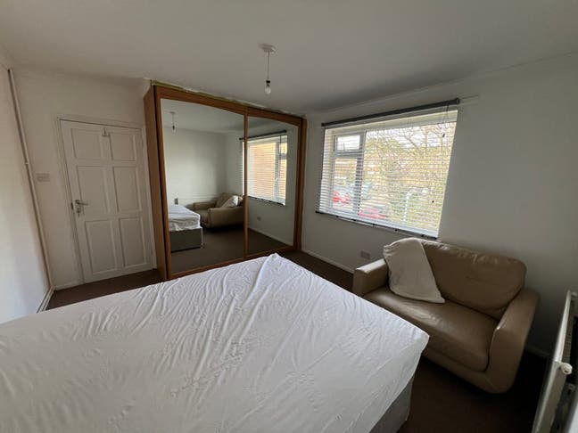 Double room – close to town, quiet household Main Photo
