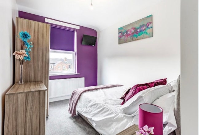 7 Min Walk to Train Station/Close to Nantwich Road Main Photo