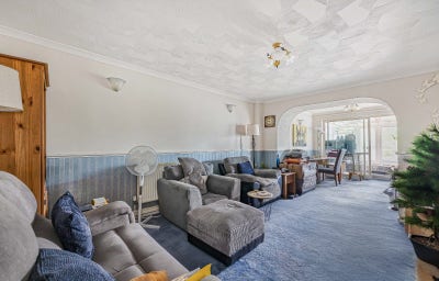 Two Bedroom Semi-Detached Bungalow in Reading Main Photo