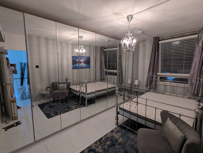 Beautiful rooms available in Modern House Main Photo