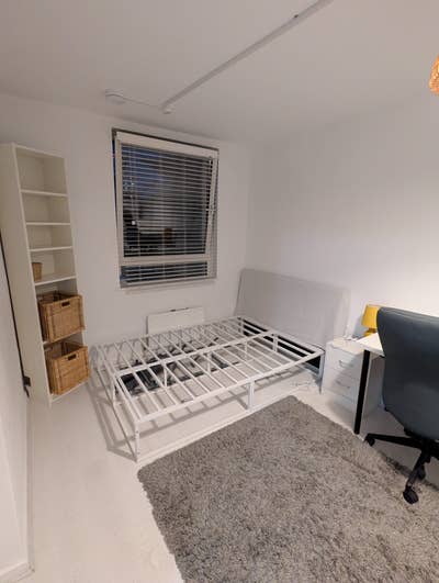 Beautiful rooms available in Modern House Main Photo