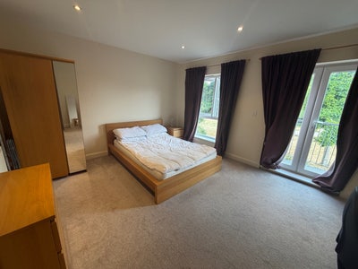 Large double room in HMO - all bills included Main Photo