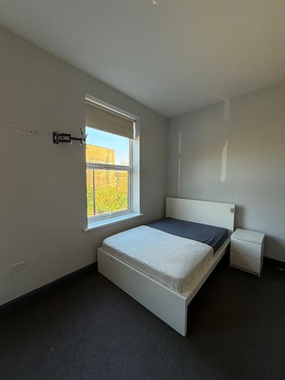 Studio Flat  Main Photo