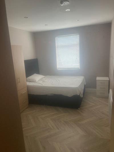 Fully Furnished Studio Available – SE12 8PQ Main Photo