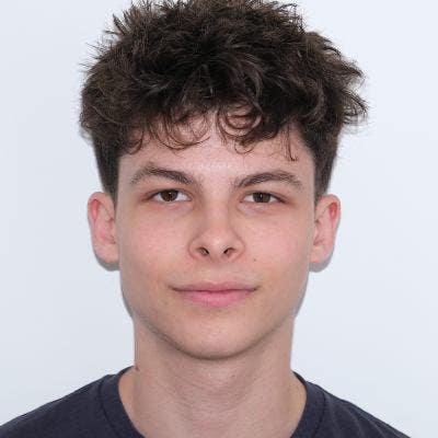 Hi I'm Nik! I'm a 19-year-old Second Year His... Main Photo