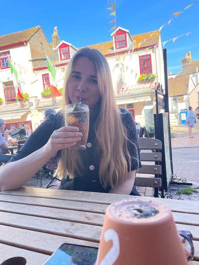 32 Year old Woman seeking friendly housemate Main Photo
