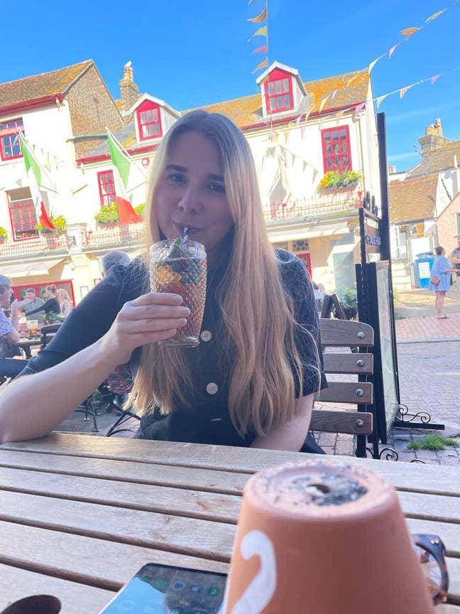 32 Year old Woman seeking friendly housemate Main Photo
