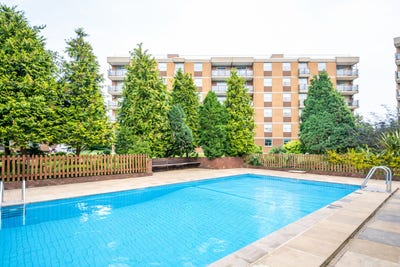 Short-Medium-Flexi Rent 2 Bed Flat in West Hendon Main Photo
