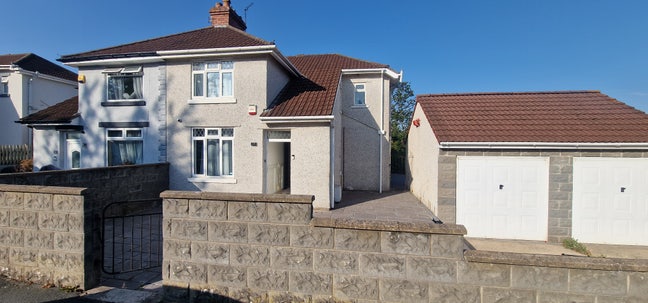 3 Bedroom Family Home in Brislington Available Now Main Photo