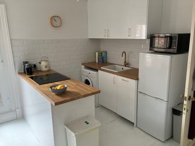 Self-contained flat to rent Main Photo