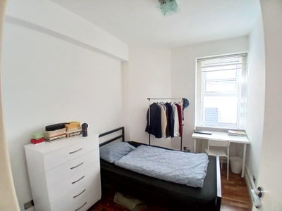 Room in Spacious 6-bed Flat in Paddington Main Photo