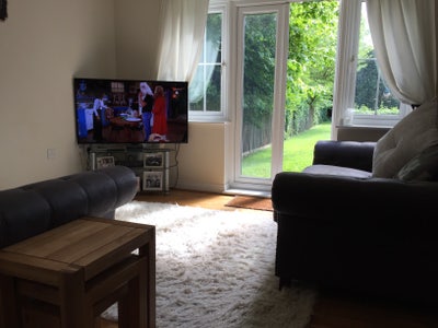 Full flat / 6 mths / bills incl / private parking Main Photo