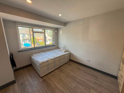 DSS-Self-Contained Studio Flat in Greenford UB6 Main Photo