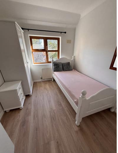 Houseshare in Twickenham - Working Professionals Main Photo