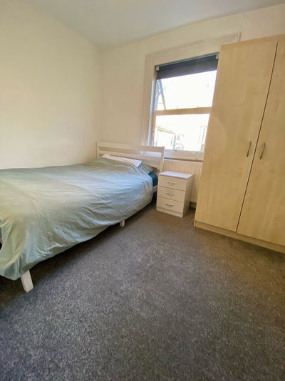 1 double bedroom seconds away from Clapham Common Main Photo