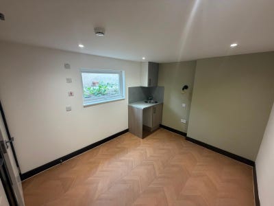DSS - Studio Flat Available in Gravesend D12 Main Photo