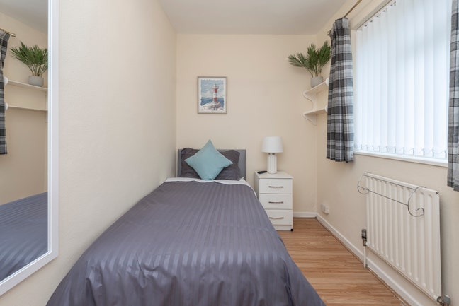  Rooms x 2 -  All Bills+Wifi Incl. No Deposit! Main Photo