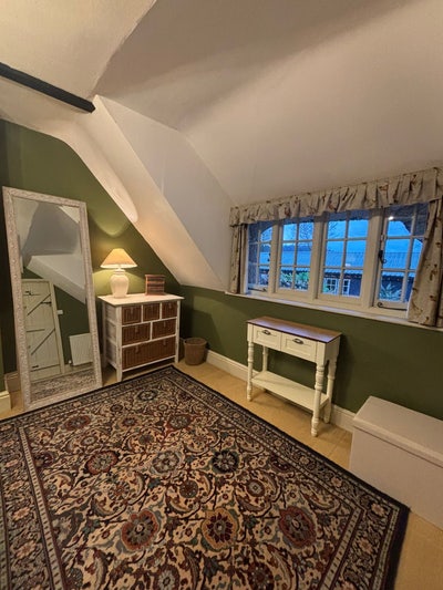 King size bedroom in West Dean Main Photo