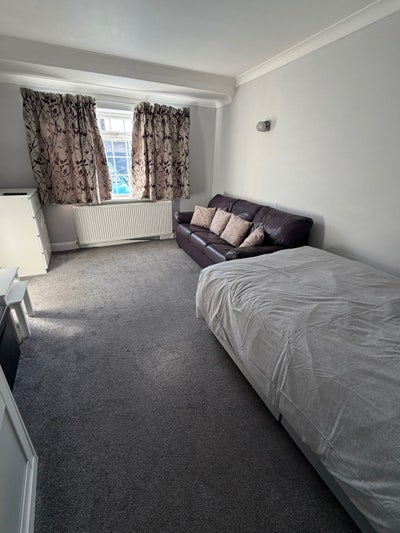 Large double room Main Photo