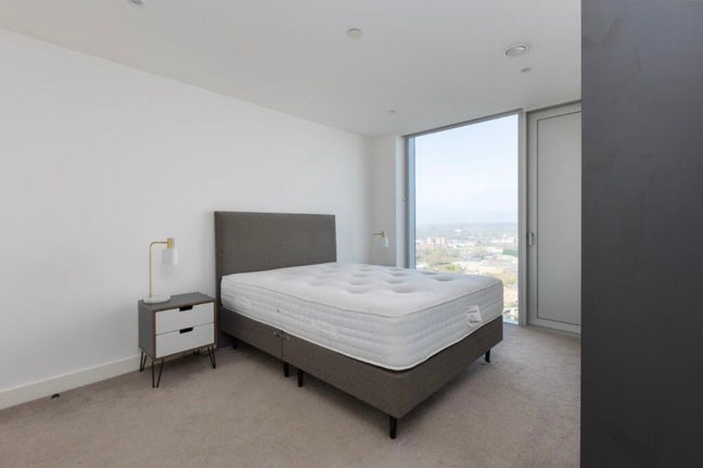 31st Floor City Facing Main Photo