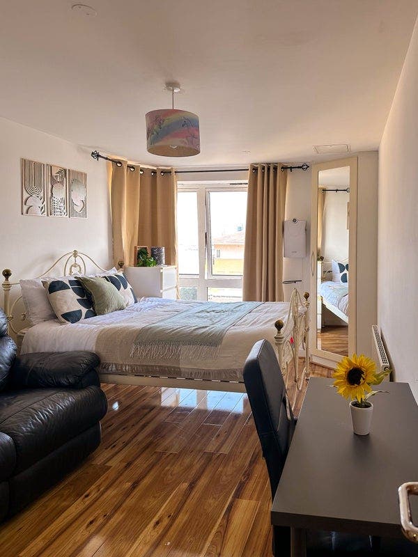 🏙️ Premium Double Room | Thames View | Canary W Main Photo