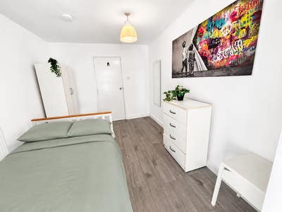Cozy Double Room with Desk  – Oval Main Photo