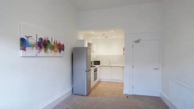 2 bedroom flat in Partick looking for one tenant  Main Photo