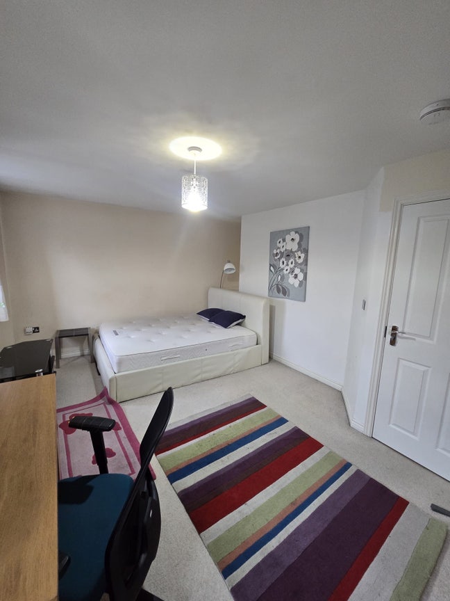Hugely comfortable luxurious rooms CB4 modern home Main Photo