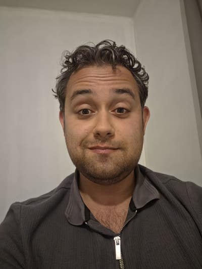 Friendly working professional looking for a calm h Main Photo