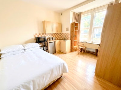 Studio flat in Shepherd’s Bush  Main Photo