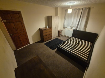 Double Room 2 minutes from amazon &pound;175 pw Main Photo