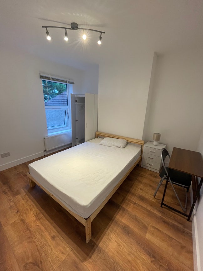 New double room Stratford-Leyton great location  Main Photo