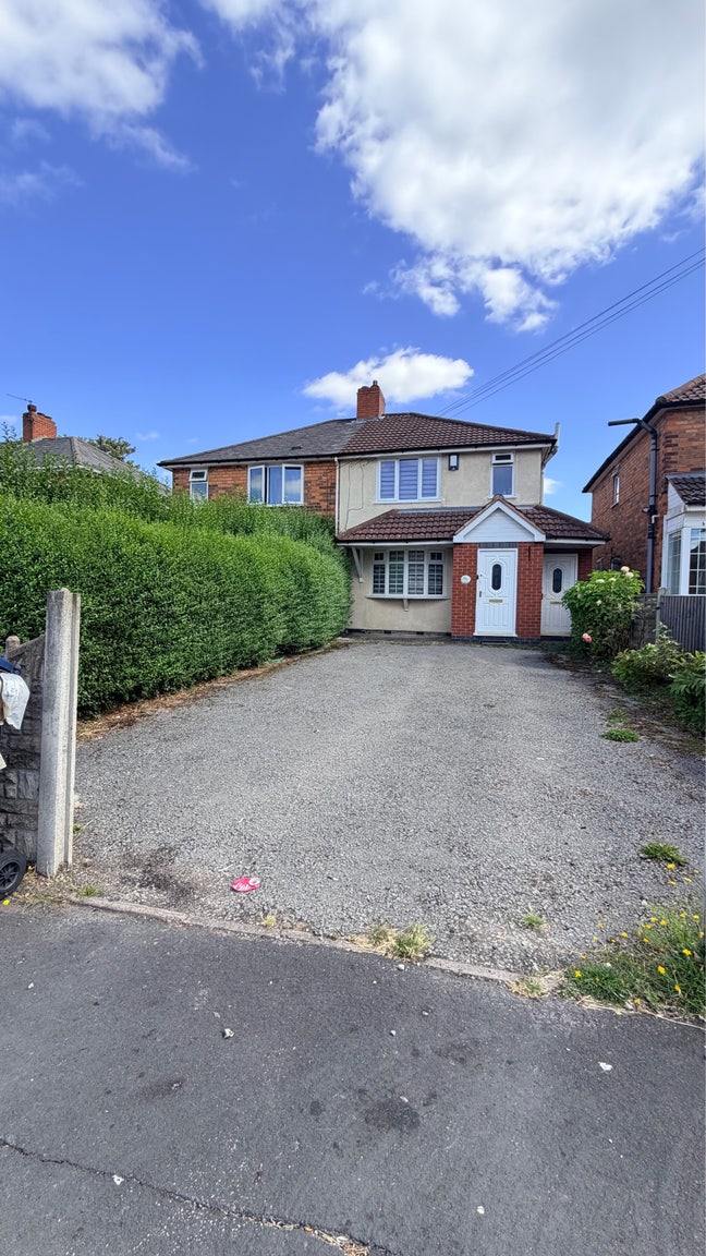 Double Room available for rent close to Heartlands Main Photo