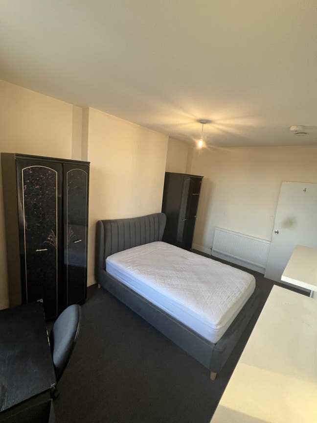 Zone 2 underground - Willesden Junction- Bills Inc Main Photo