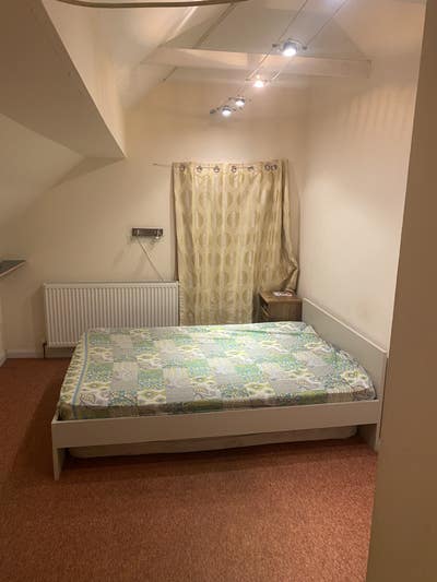 Room to Rent Main Photo