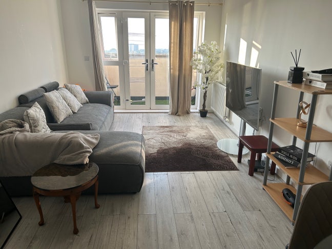 Spacious Double Room available for rent Main Photo