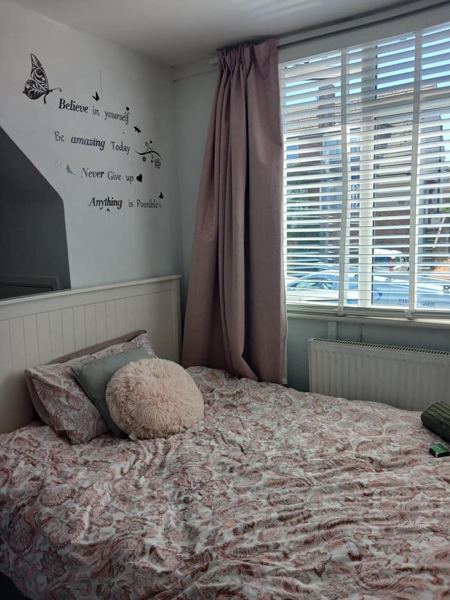 A double room in family home/house share  Main Photo