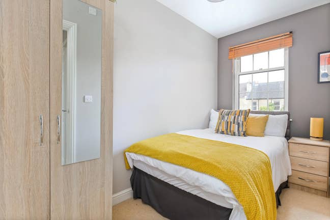 BA1 - Shared House - Double Bedrooms Main Photo