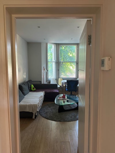 Lovely double room in West Kensington Main Photo