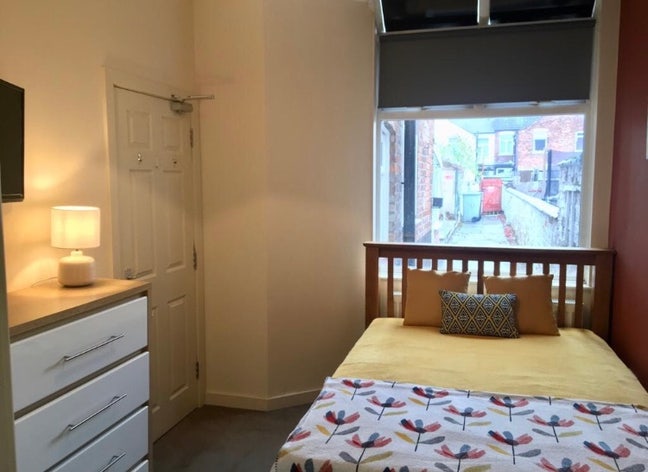 Nelson St * TV & Ensuite * Nr Train Station Main Photo