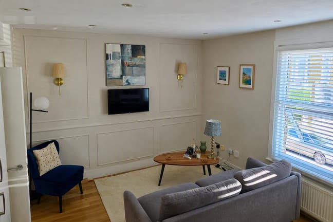 2-bed furnished, recently renovated flat Main Photo
