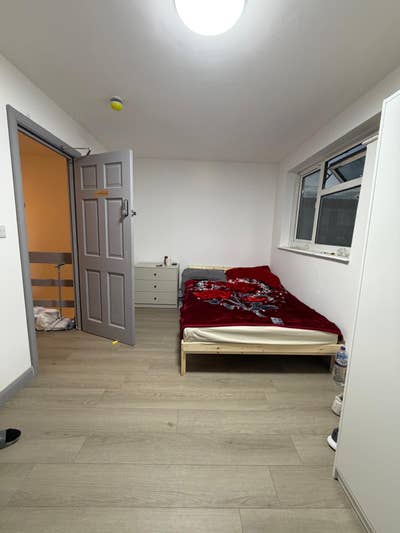 Studio Flat in Buckinghamshire, HP9 2PD Main Photo