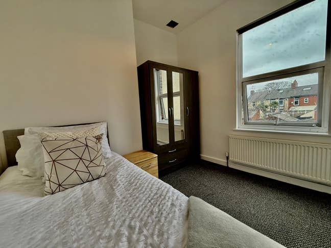 Affordable Rooms to Rent – Derby St. Main Photo
