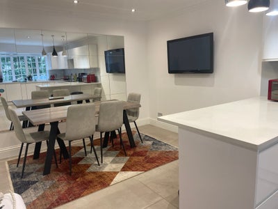 Ensuite Room with free Parking CM20 2RB Main Photo